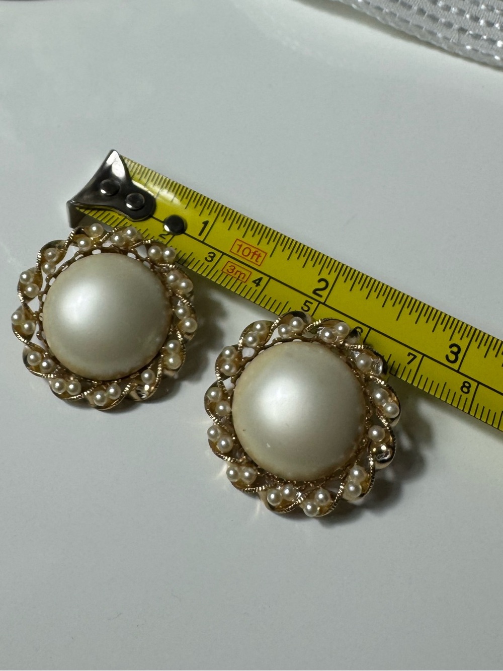 Vintage Pearl and Gold Women's Earrings Clip On grandma core Pinterest - Picture 13 of 16